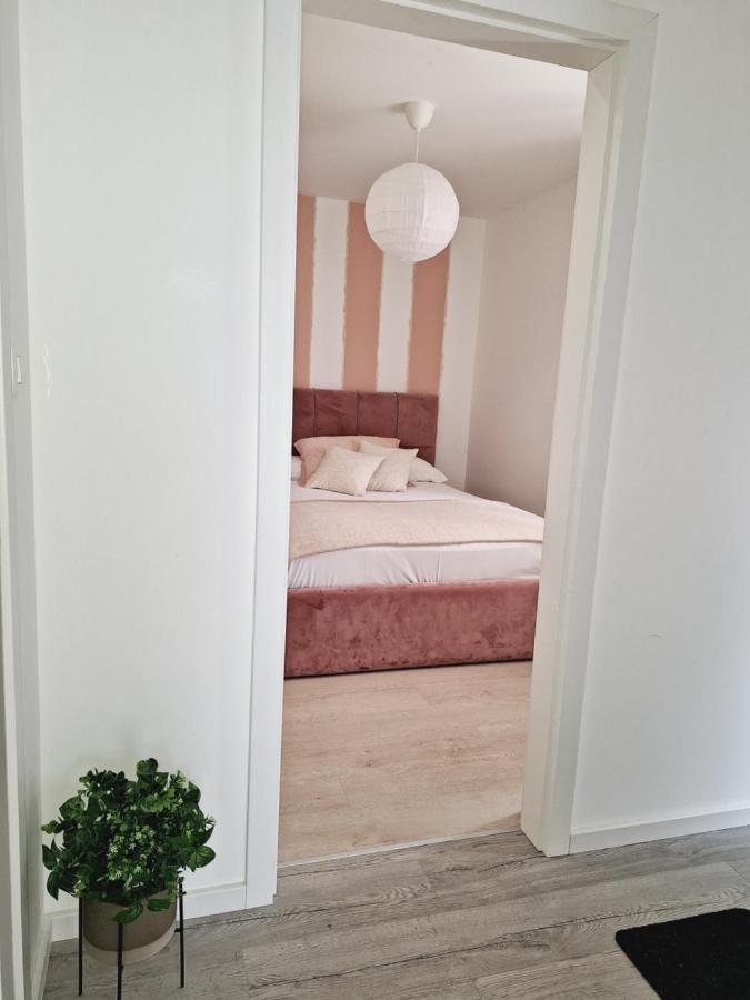 시베니크 Apartman Maja **** 아파트 외부 사진